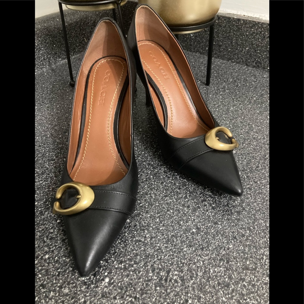 COPY - Beautiful Coach pumps in mint conditions